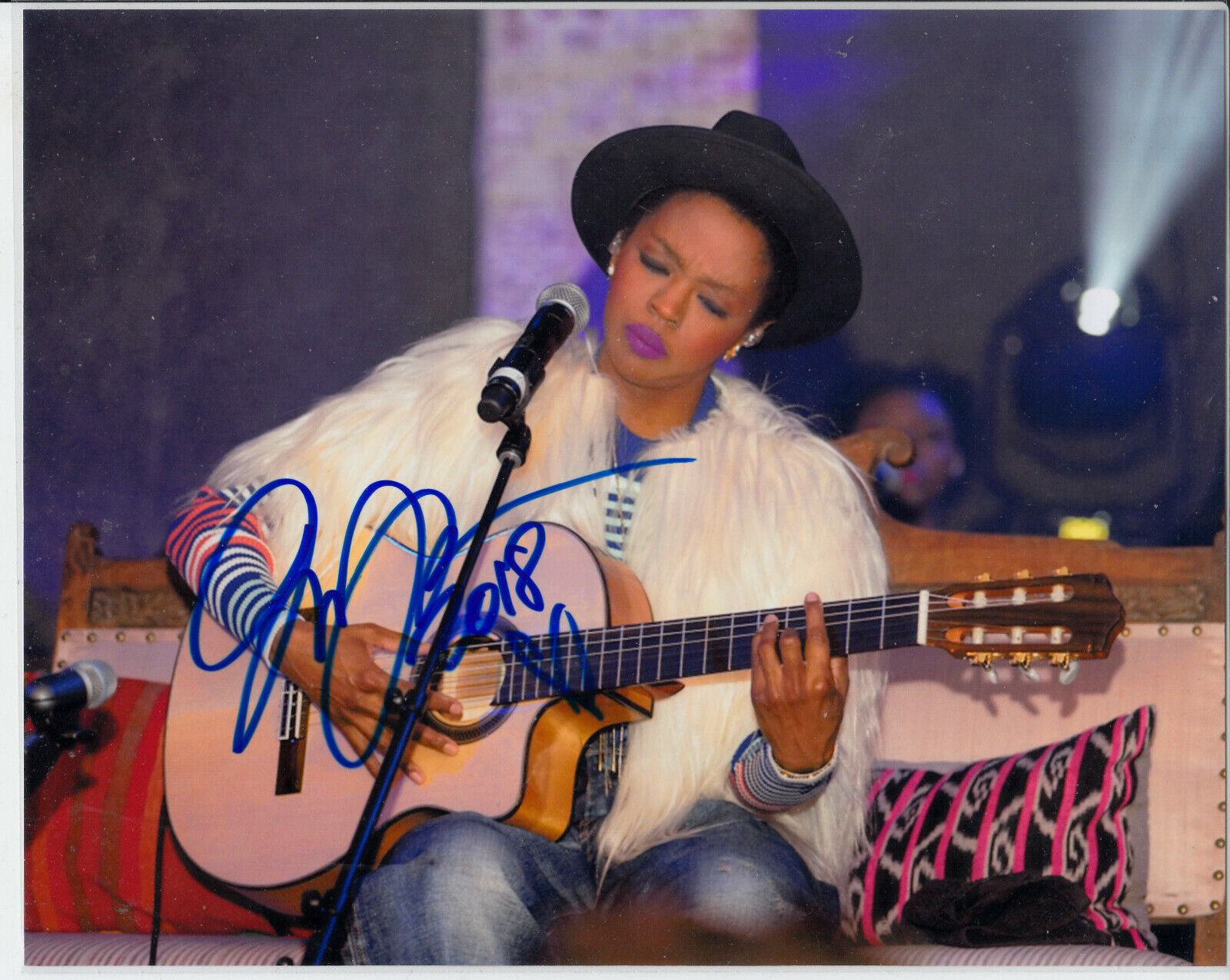 Lauryn Hill (from the Fugees & Popular Singer & Rapper) Signed 8x10