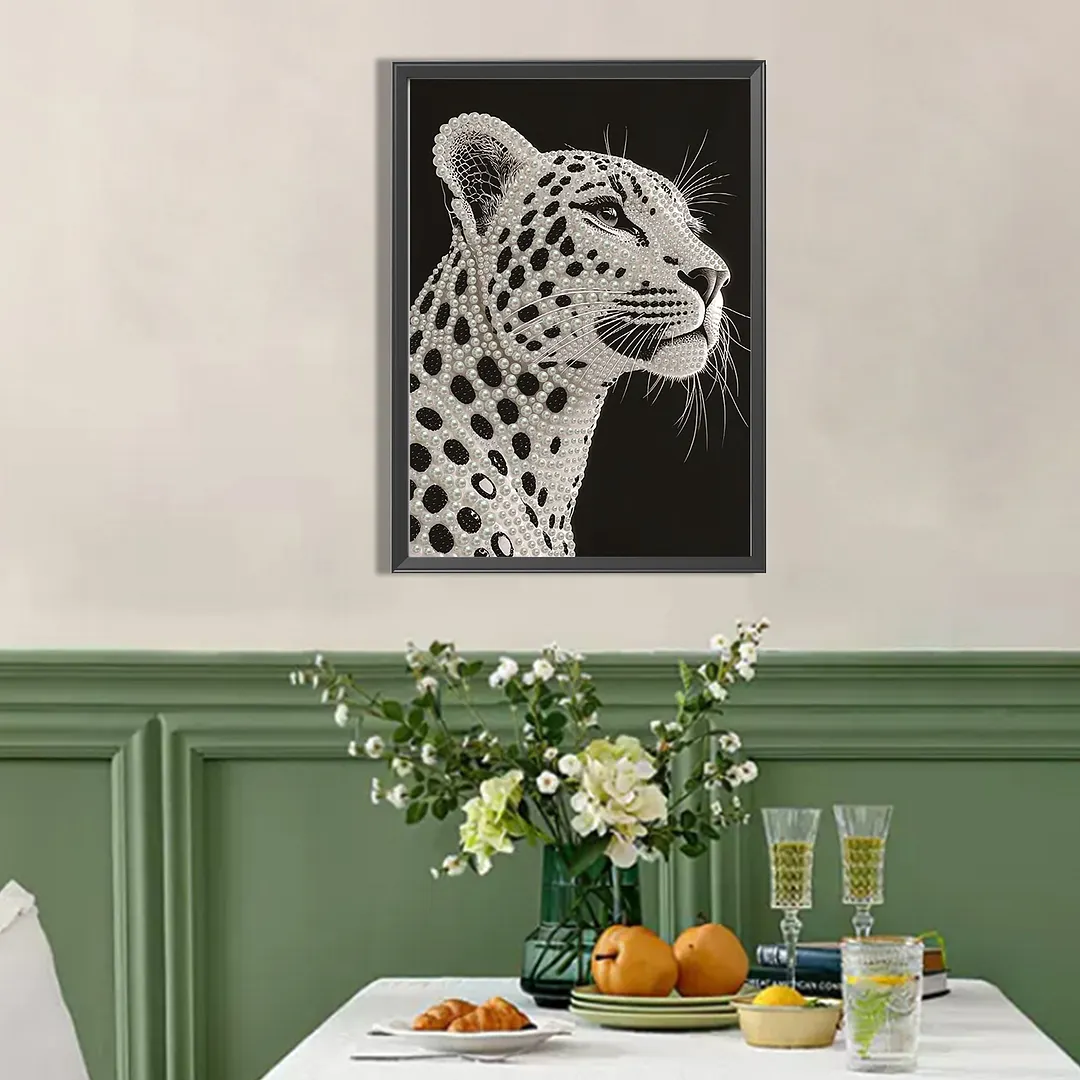 Spotted Leopard Special Shaped 5D DIY Partial Drill Diamond Pearl Painting Kit for Adults Beginners Home Decor Art Craft Pearl Diamond Painting 30x40cm