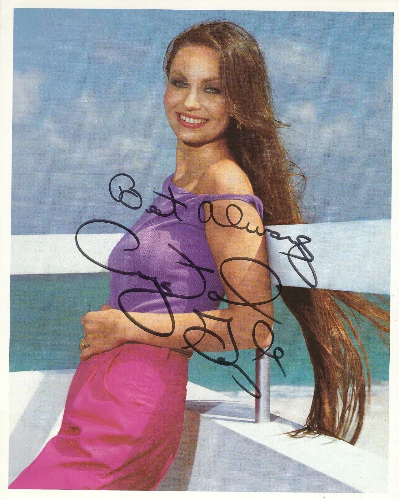 CRYSTAL GAYLE SIGNED 10x8 Photo Poster paintingGRAPH - UACC & AFTAL RD AUTOGRAPH