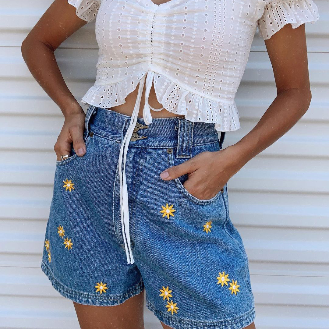 Fashion Chrysanthemum Embroidered Denim Shorts / [blueesa] /