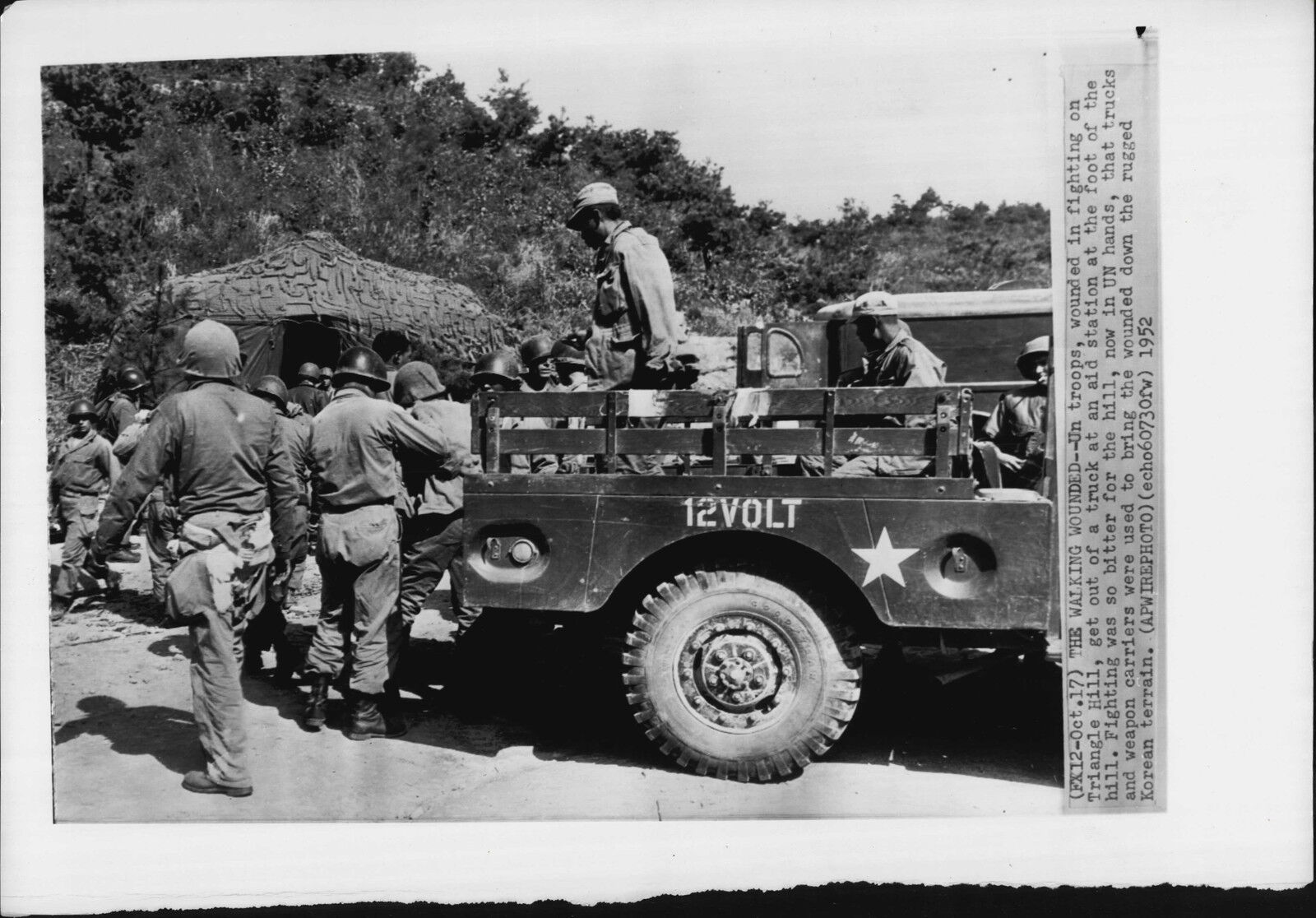 Walking Wounded At Aid Station on Triangle Mountain 1952 Korea War Press Photo Poster painting