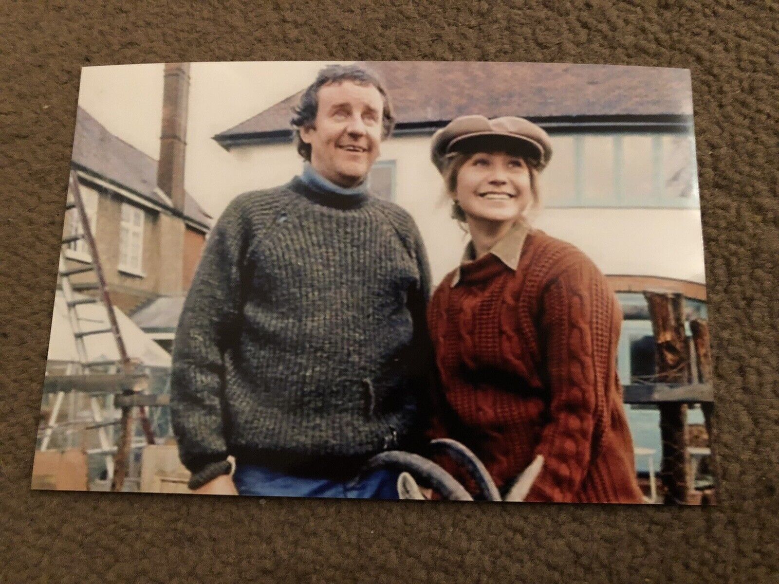 FELICITY KENDAL & RICHARD BRIERS (THE GOOD LIFE) UNSIGNED Photo Poster painting- 6x4”