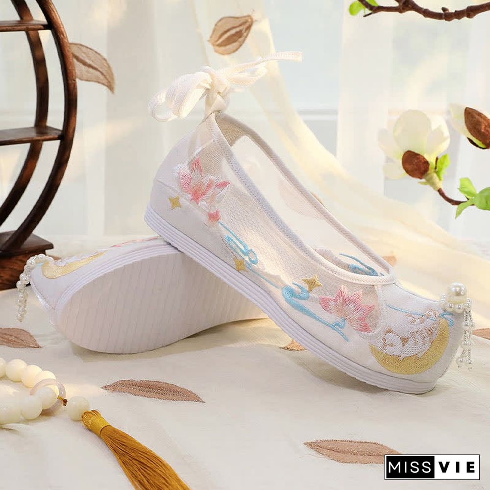 Vintage Lotus Moon Embroidery Pearl Lace Up Flats Shoes