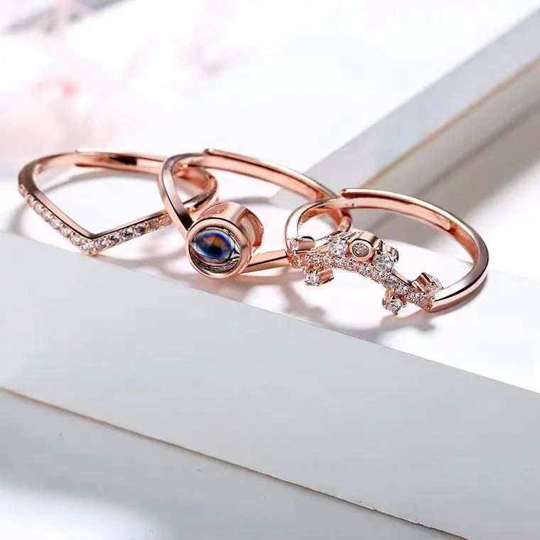 Buzzdaisy 100 Languages I Love You Projection Ring Crown 3 In 1 open