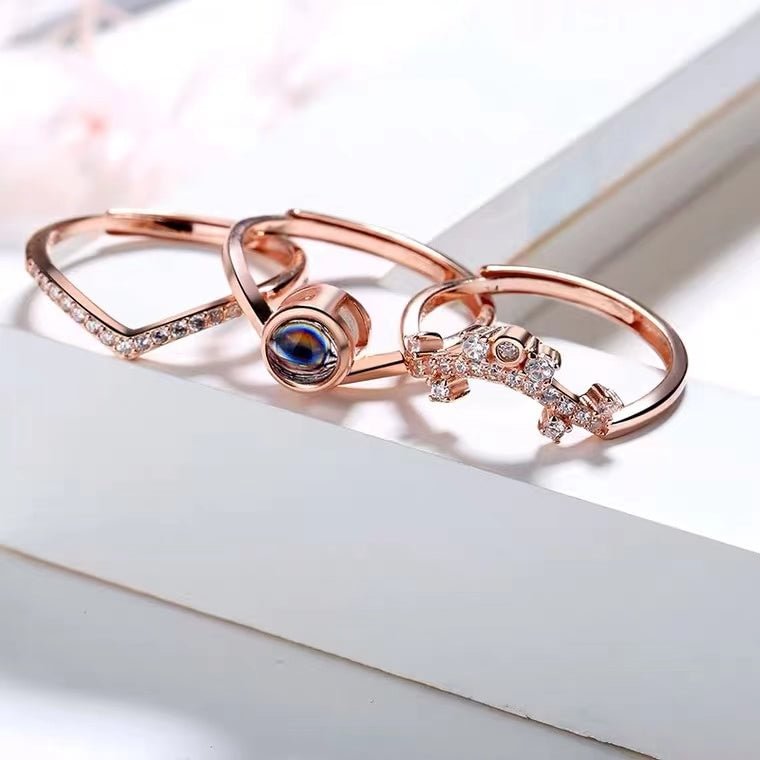 Buzzdaisy 100 Languages I Love You Projection Ring Crown 3 In 1 open
