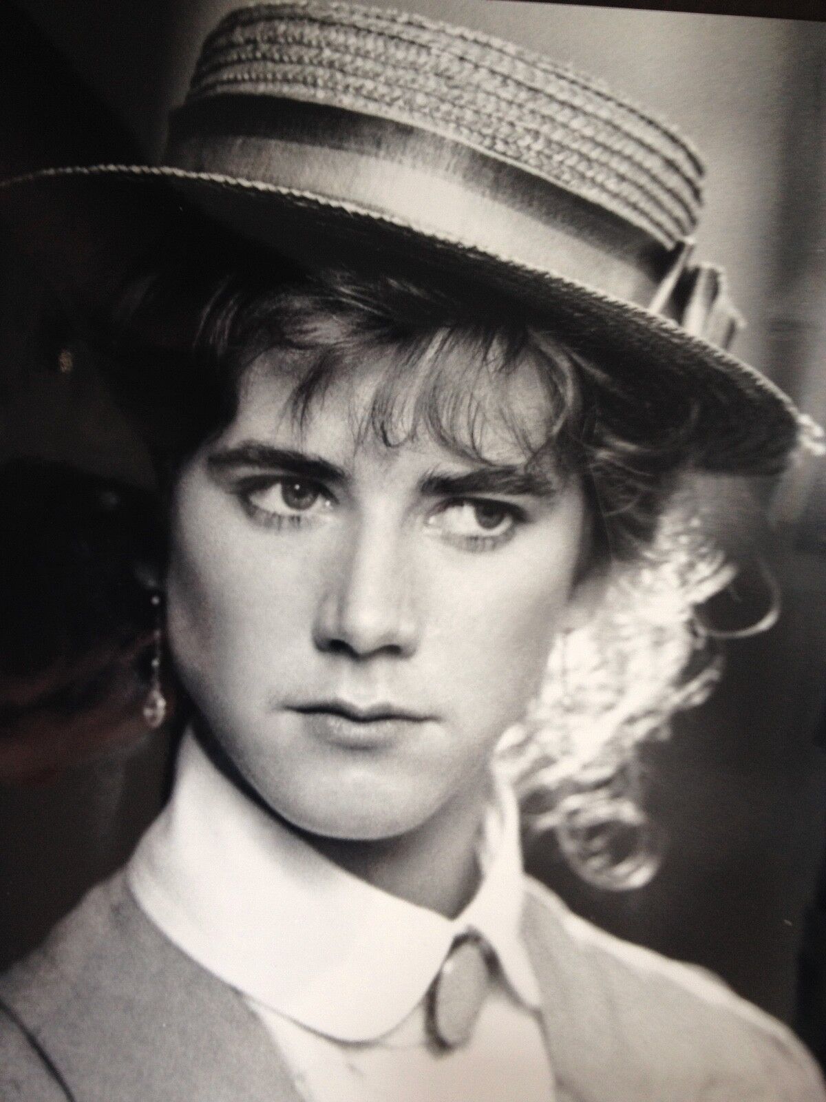 IMOGEN STUBBS - POPULAR BRITISH ACTRESS - EXCELLENT UNSIGNED B/W Photo Poster paintingGRAPH