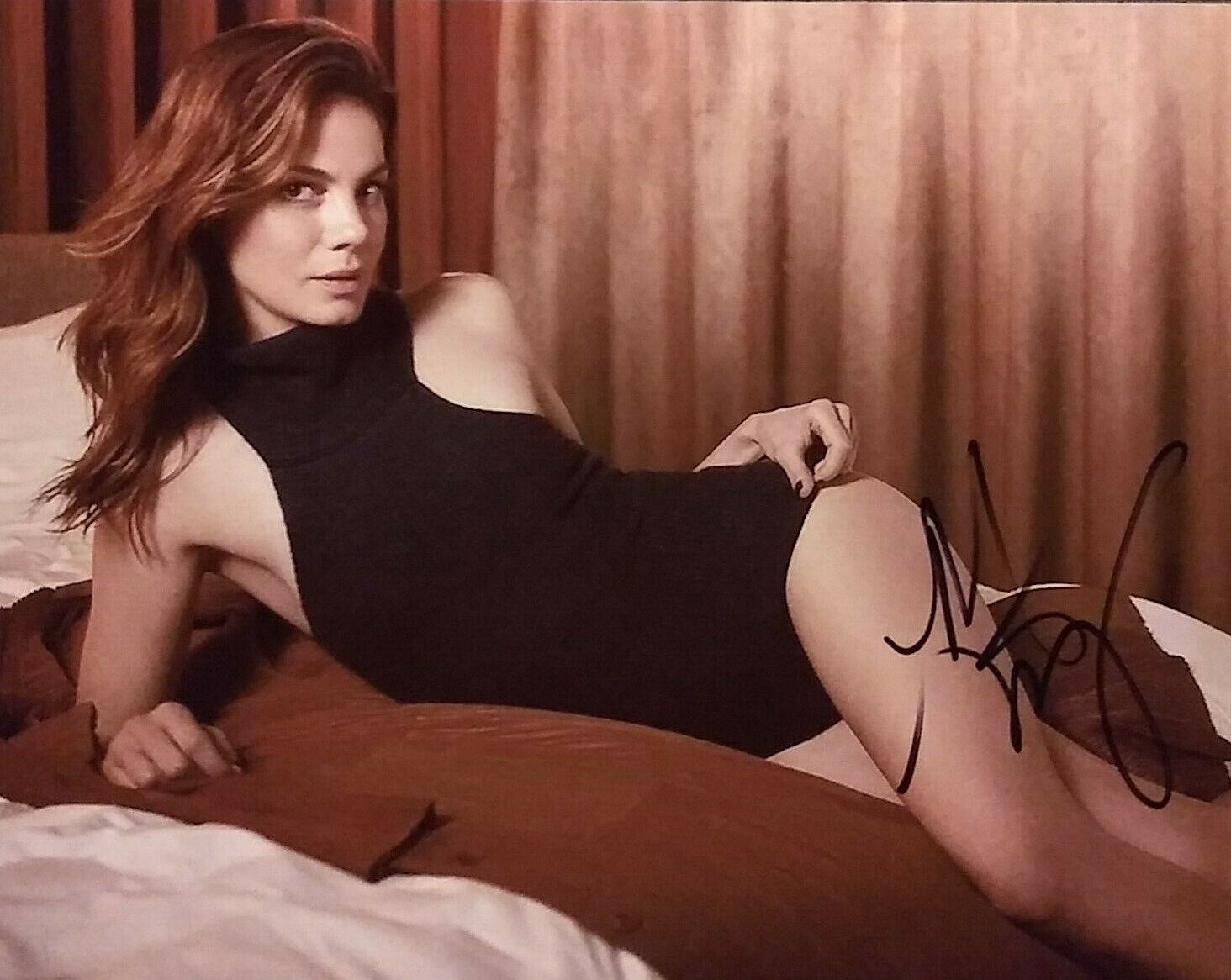 Michelle Monaghan signed 8x10