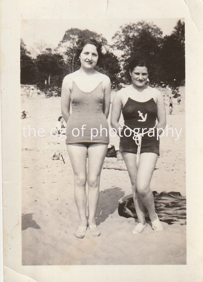 SWIMSUIT LADIES Vintage FOUND Photo Poster paintingGRAPH bw WomenOriginal 83 10