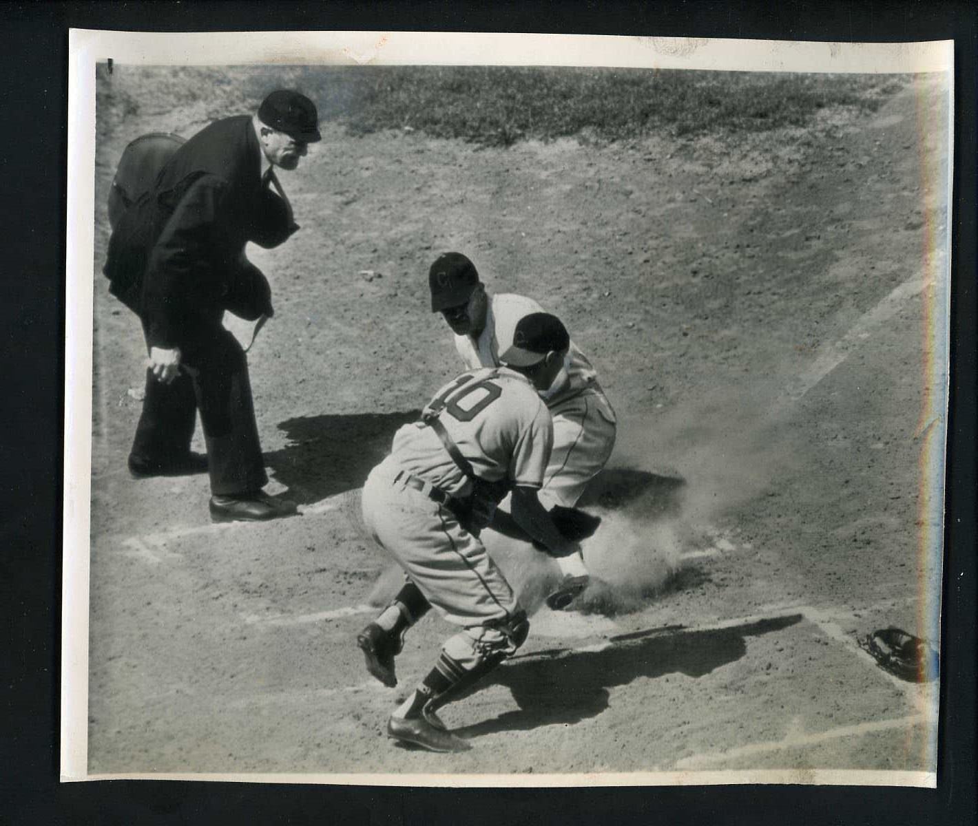 Dave Philley & Jim Hegan 1947 Press Photo Poster painting Chicago White Sox Cleveland Indians