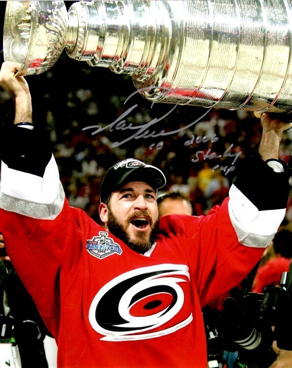 Signed 8x10 MARK RECCHI Carolina Hurricanes Photo Poster painting - COA