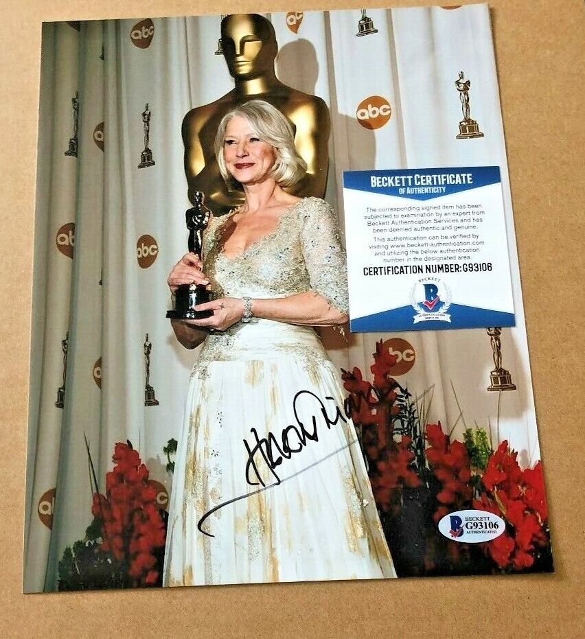 HELEN MIRREN SIGNED 2007 OSCARS 8X10 Photo Poster painting BECKETT CERTIFIED