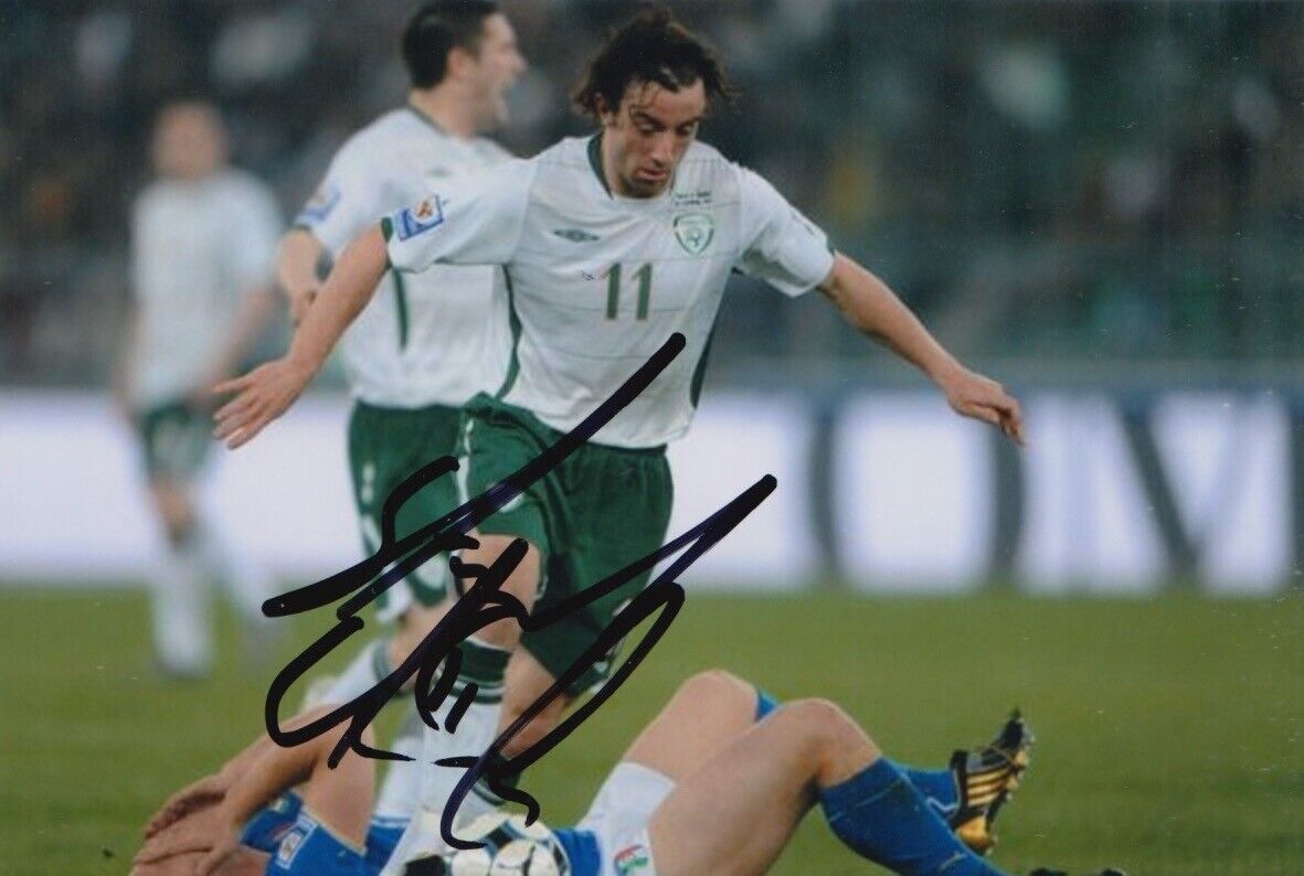 STEPHEN HUNT HAND SIGNED 6X4 Photo Poster painting REPUBLIC OF IRELAND FOOTBALL AUTOGRAPH 1