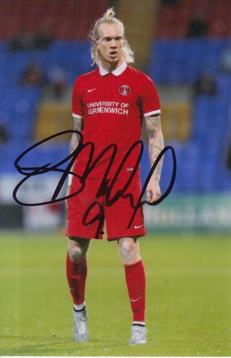 CHARLTON ATHLETIC HAND SIGNED SIMON MAKIENOK 6X4 Photo Poster painting 1.