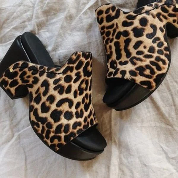 Print heeled sandals