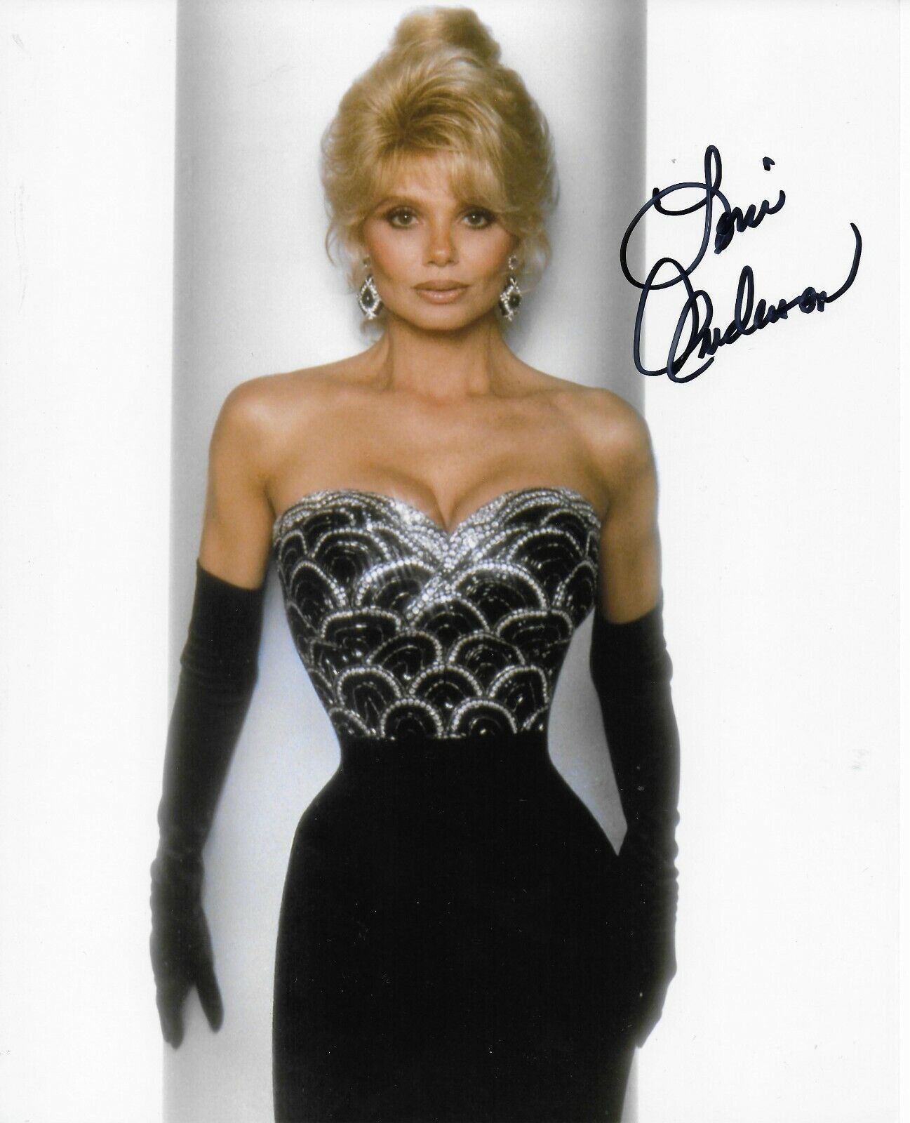 Loni Anderson Signed 8x10 Photo Poster painting - WKRP in Cincinnati BABE - GORGEOUS!!! #11