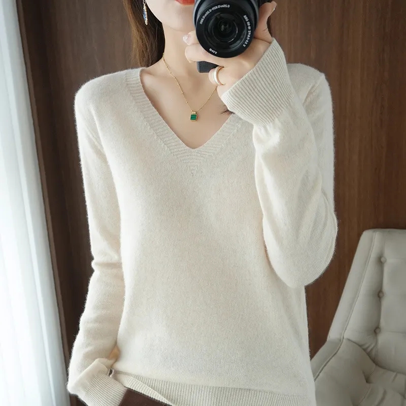 Churchf Churchf The 2023 Fall / Winter New Women's Knit Sweater Pullover Women's V-Neck Bottom Plush Sweater