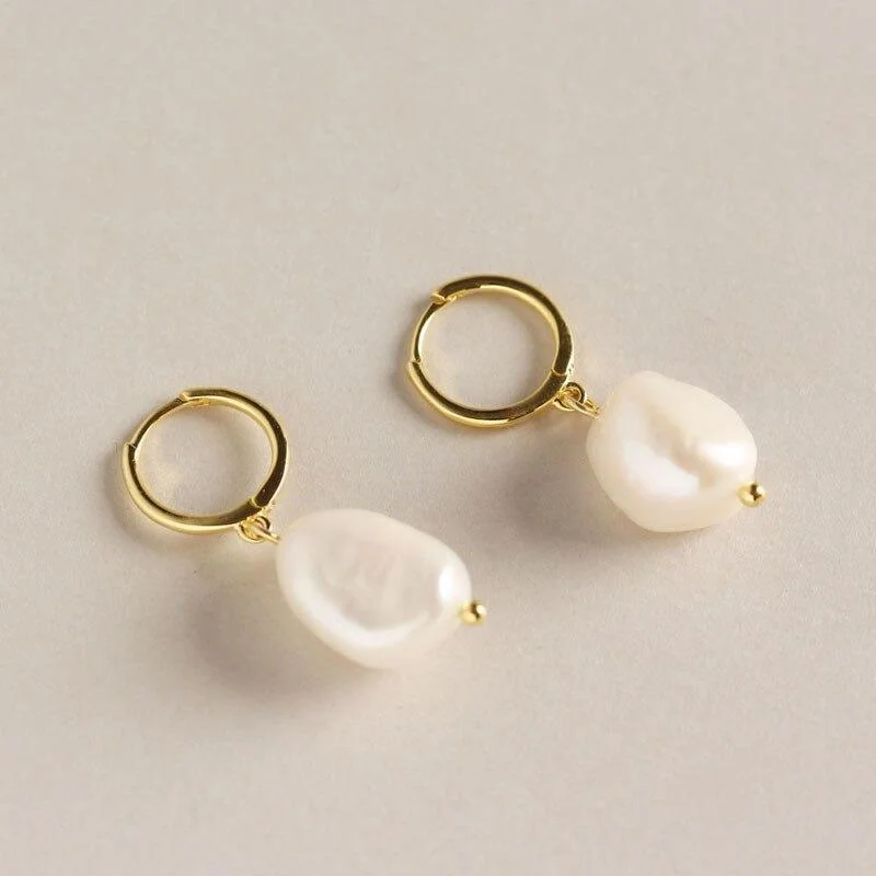 Flattering Summer Pearl Drop Earrings