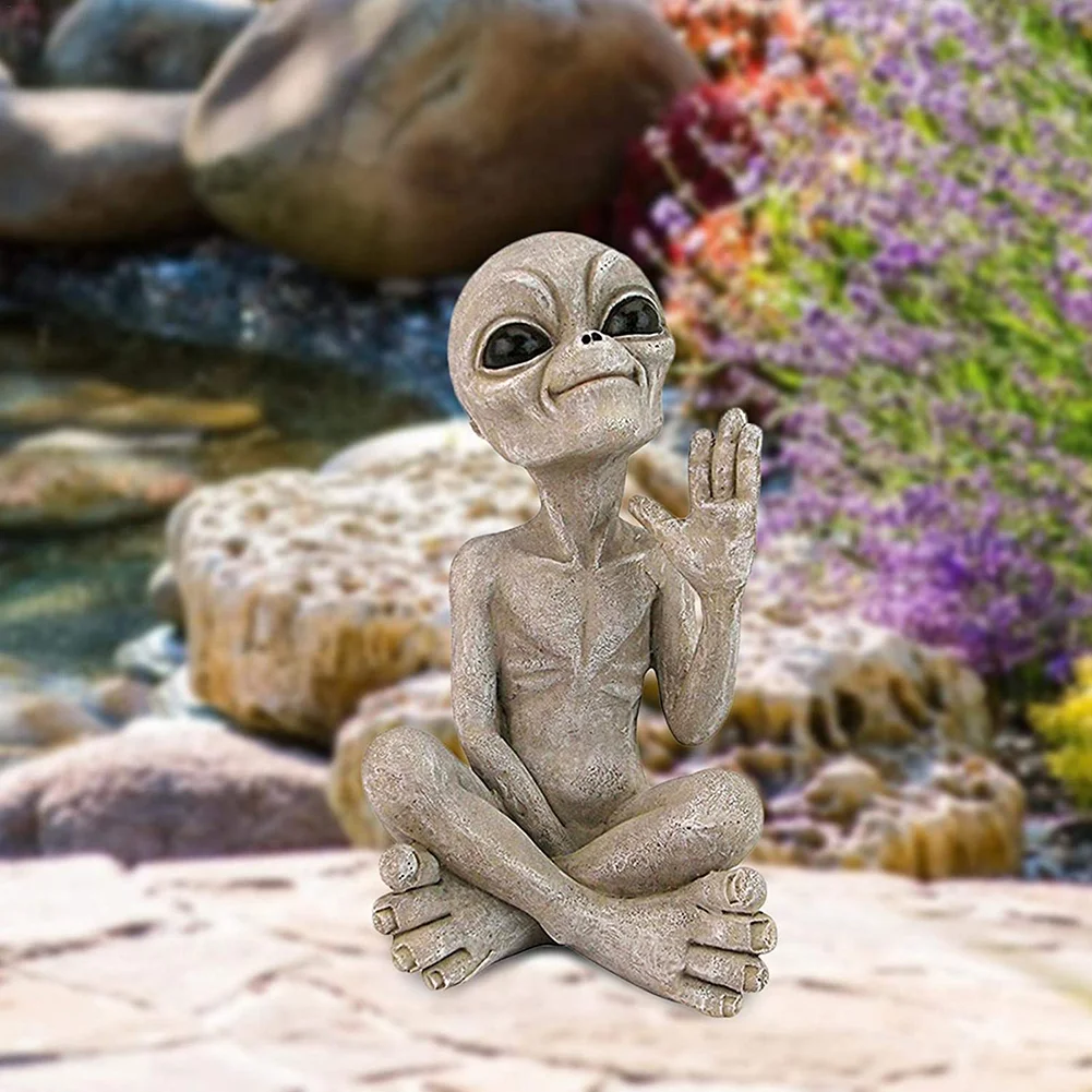 Resin Outer Space Alien Statue Outdoor Garden Figurine Alien Martians Decor