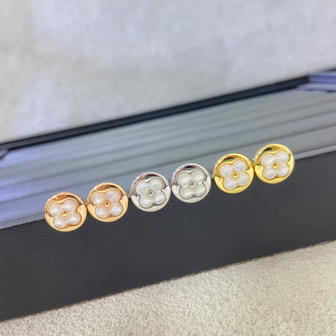 Louis Vuitton White Mother of Pearl Color Blossom Sun Ear Stud Earrings
