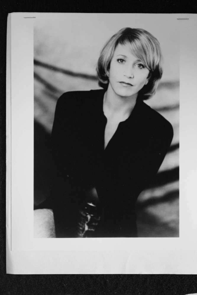 Felicity Huffman - 8x10 Headshot Photo Poster painting with Resume - Sports Night