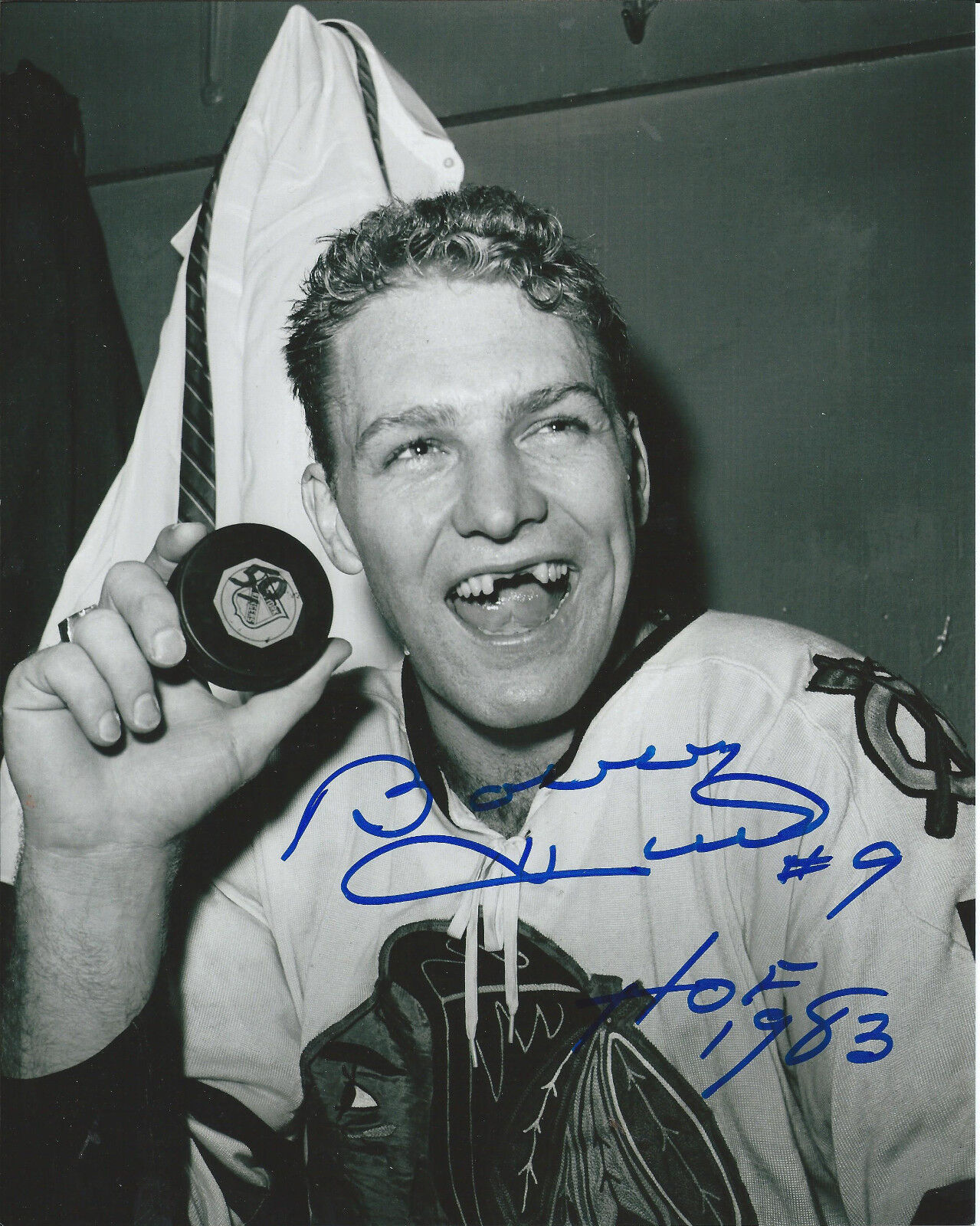 BOBBY HULL signed CHICAGO BLACKHAWKS 8x10 Photo Poster painting *HOF,THE GOLDEN JET* PROOF