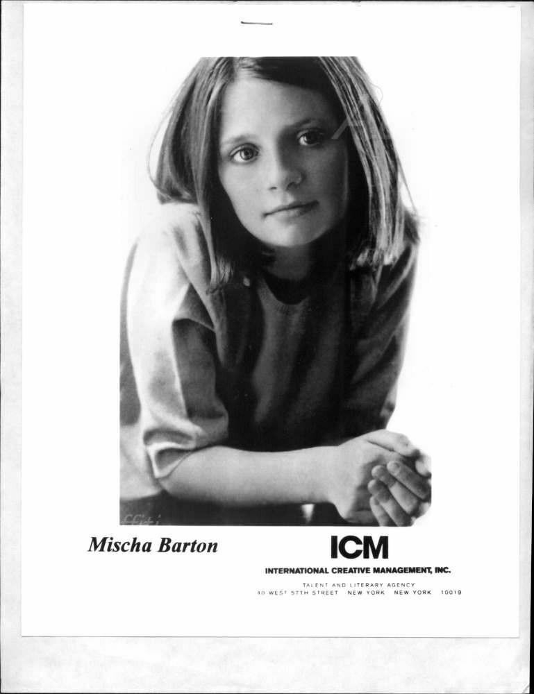 Mischa Barton - 8x10 Headshot Photo Poster painting - The O. C.