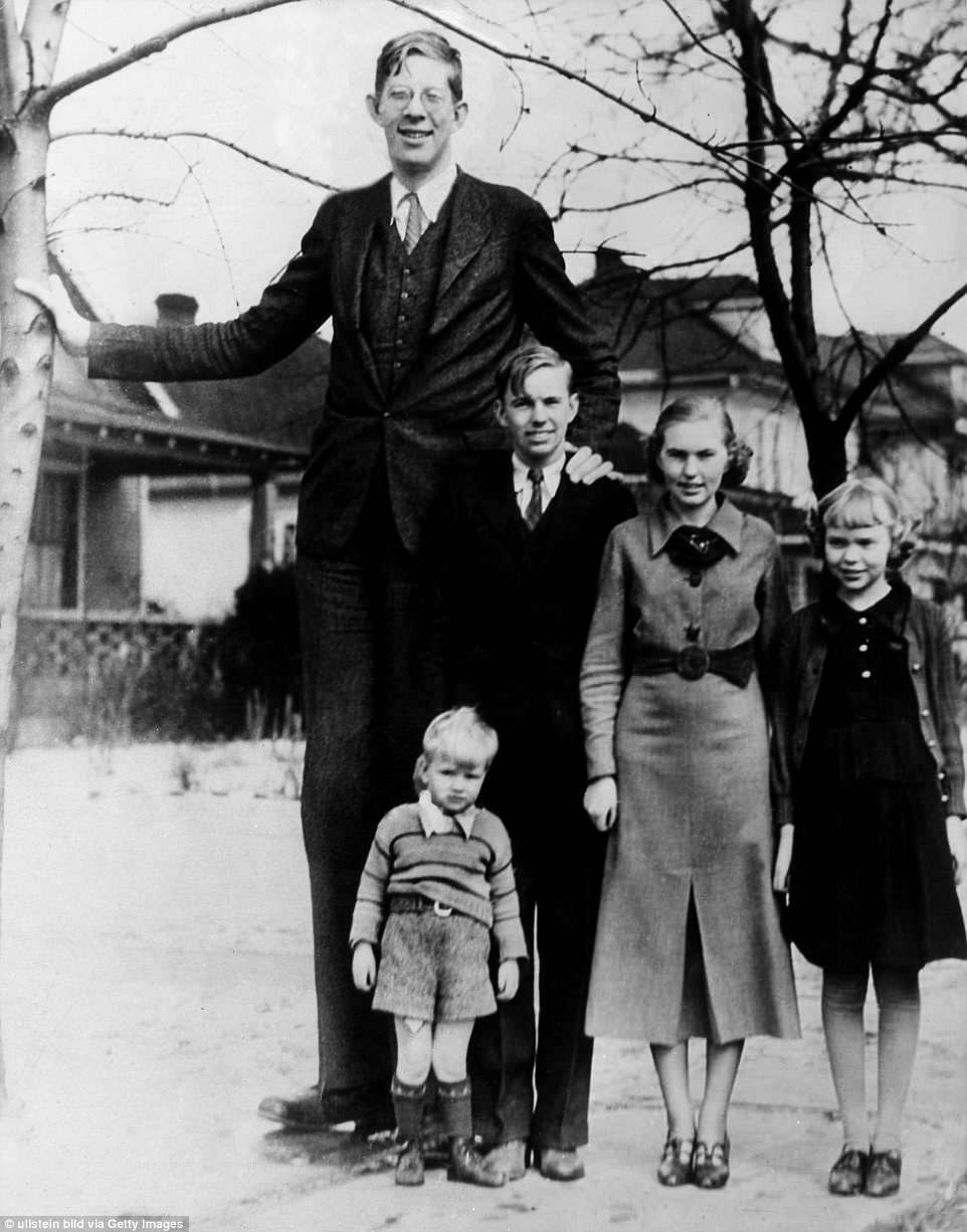 ROBERT WADLOW 9 FOOT GIANT SIGNED AUTOGRAPH 8.5X11 Photo Poster painting REPRINT BIBLE GENESIS 6