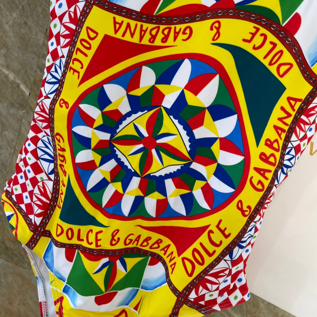 8579d4358e2855fb78b9c385d9135338