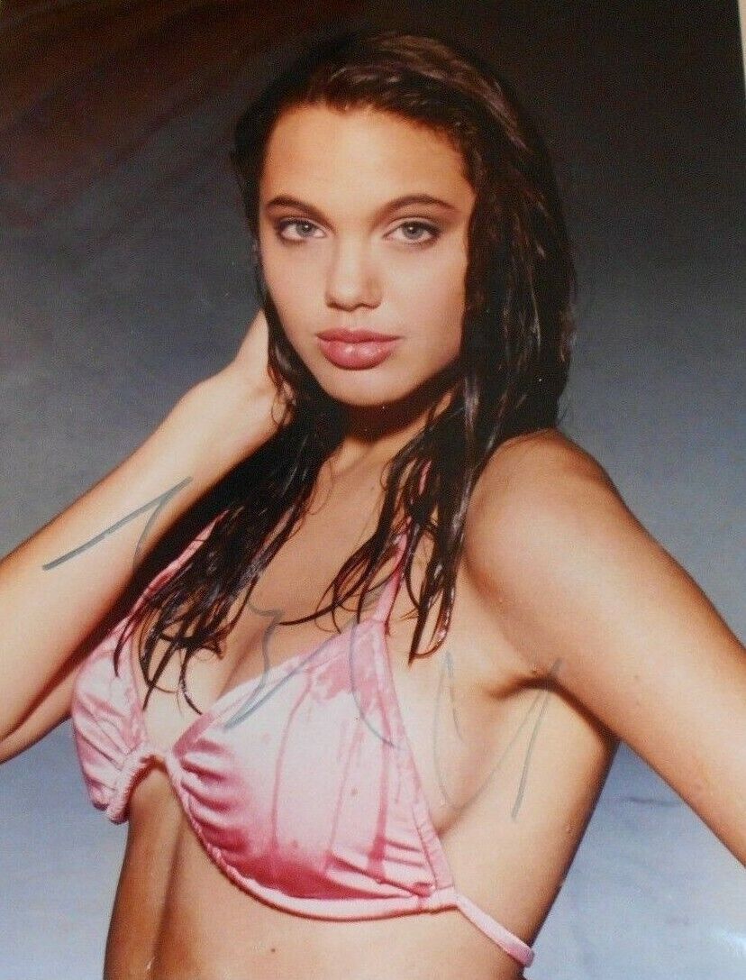 ANGELINA JOLI * SUPER SEXY Photo Poster painting OF A YOUNG ANGELINA! AUTOGRAPHED 8X10 W/COA