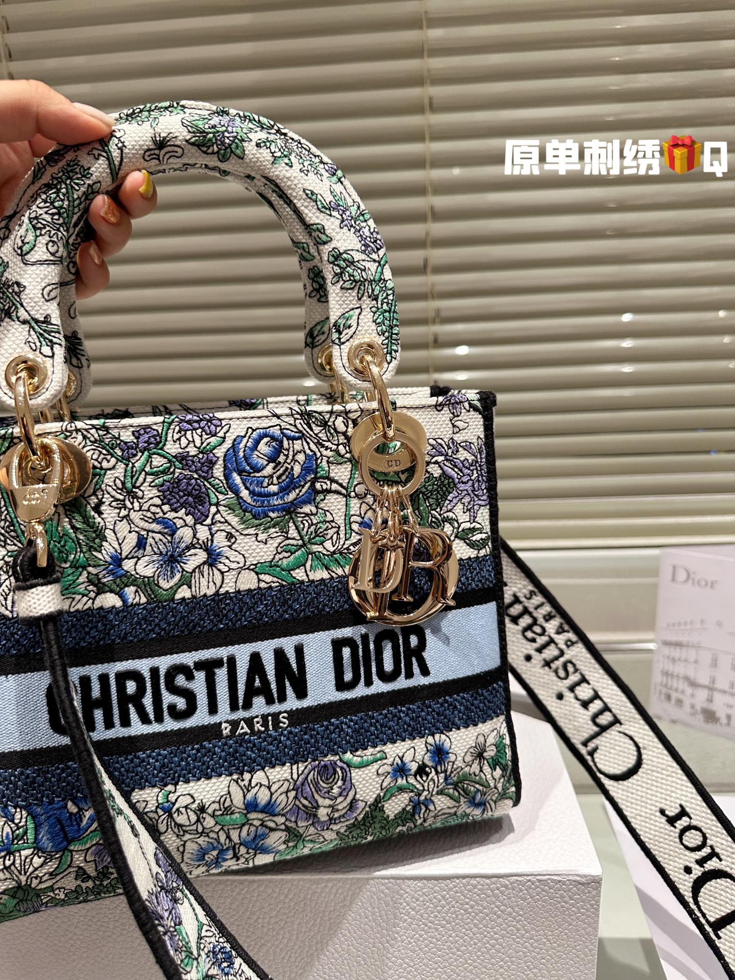 CD travel star women bag 859172c3dd4f443d71c05c0990d5135b