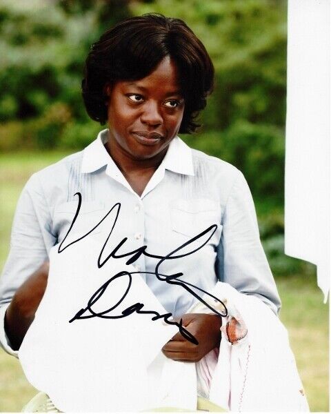 Viola Davis Signed - Autographed THE HELP 8x10 inch Photo Poster painting with COA