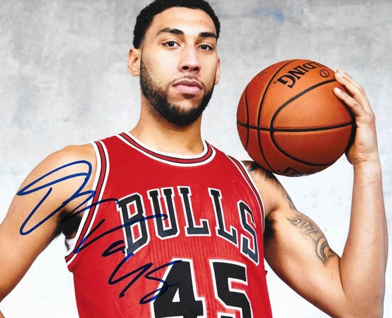 Denzel Valentine signed Chicago Bulls 8x10 Photo Poster painting autographed Michigan State