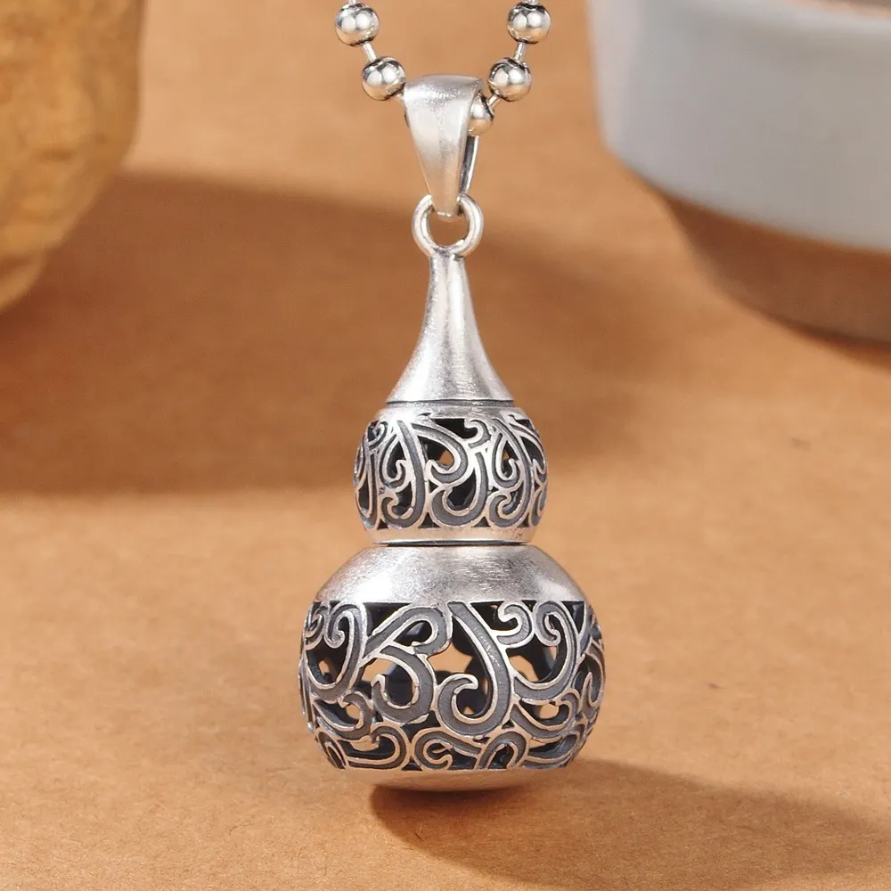 Chinese Style Auspicious Cloud Pattern Gourd Pendant