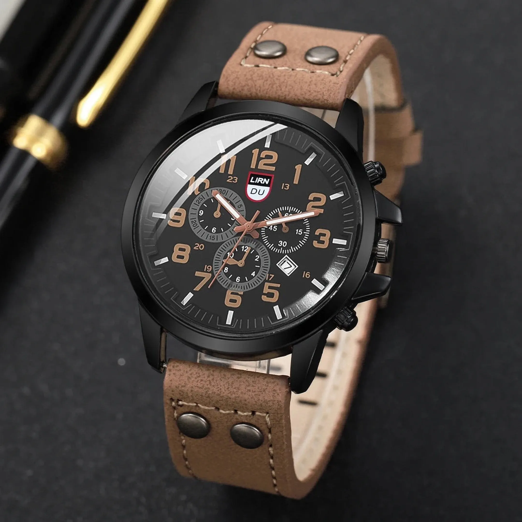Men's Cowhide Strap Field Watch &ndash; Military-Inspired Design