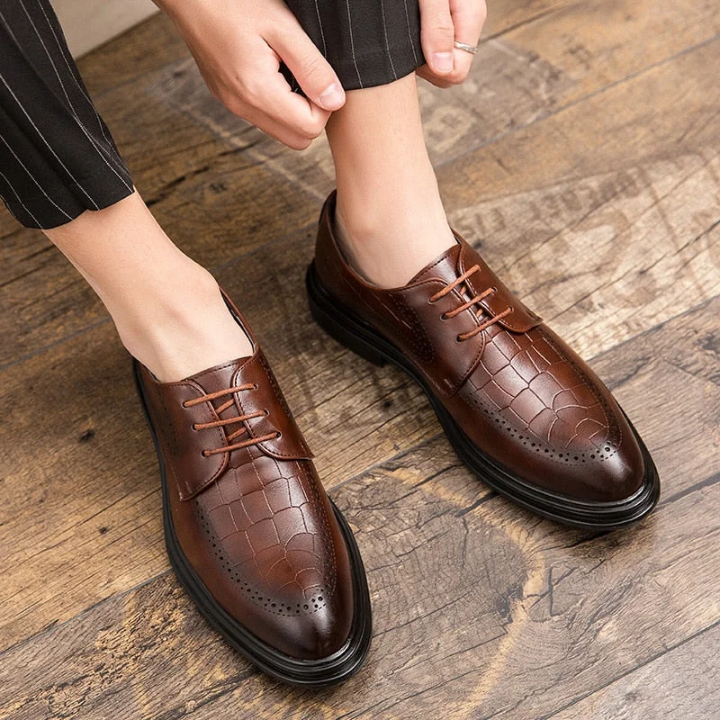 Fashion Men's Dress Shoes Men Luxury brogue oxfords Ventilation Pointed Toe Slip On Casual Leather Wedding party Shoes men