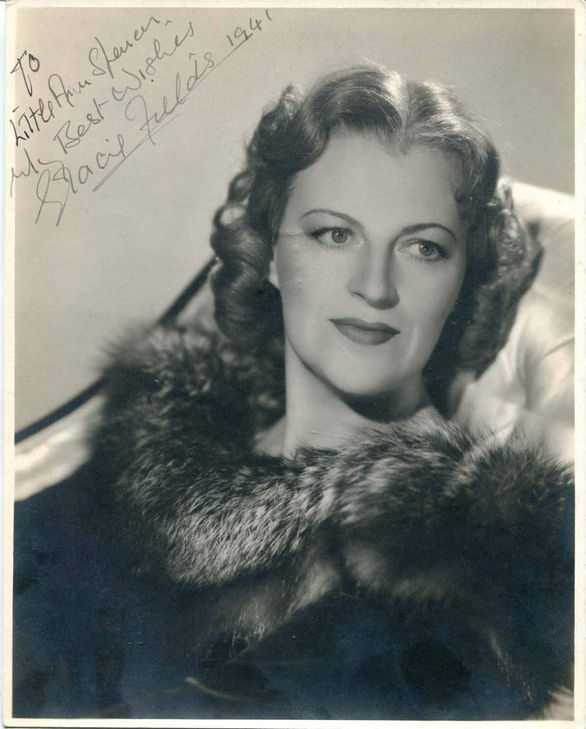 ACTRESS Gracie Fields autograph, signed vintage Photo Poster painting