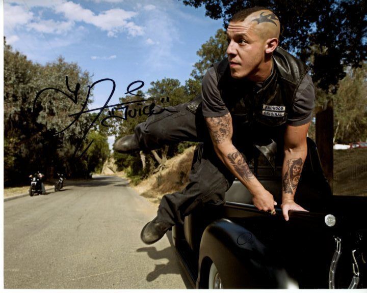 THEO ROSSI signed autographed SONS OF ANARCHY JUAN CARLOS JUICE ORTIZ Photo Poster painting