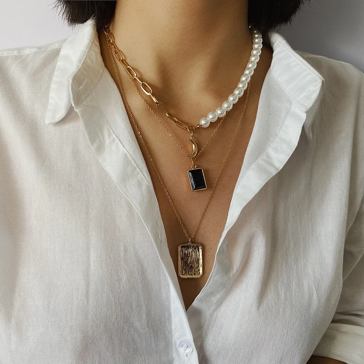 Romantic Square Crescent Moon Pendant Pearl Necklace
