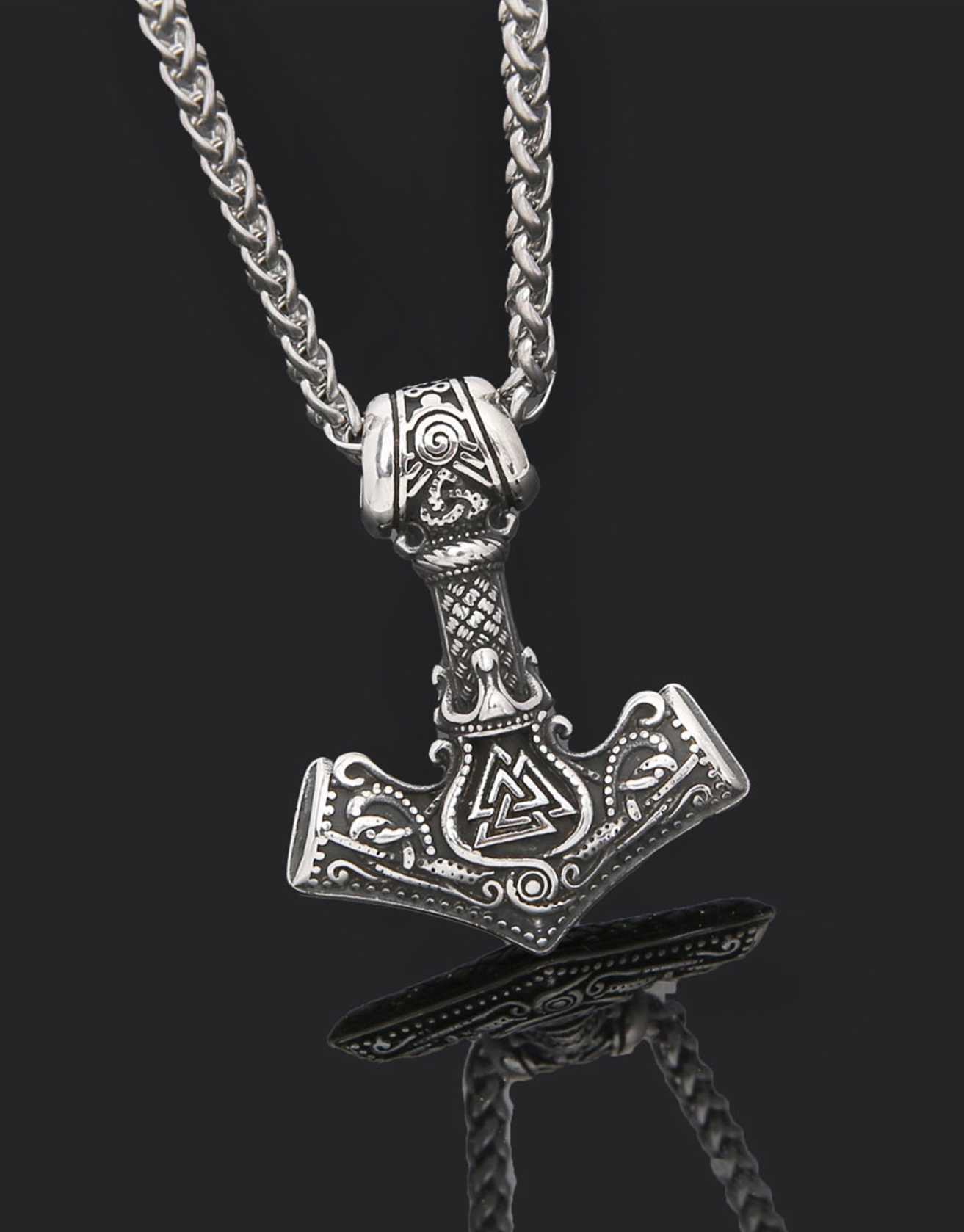Viking Triangle Quake Necklace / TECHWEAR CLUB / Techwear
