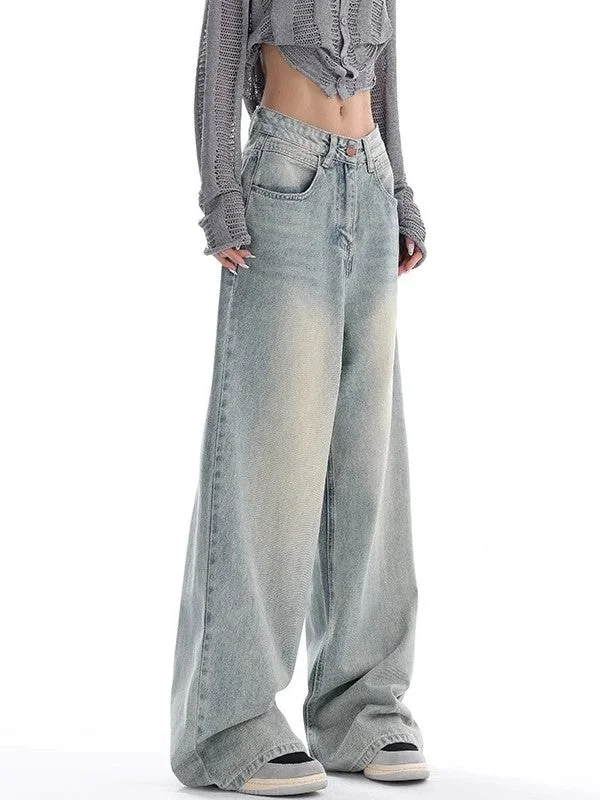 Brownm baggy boyfriend jeans with faded effect