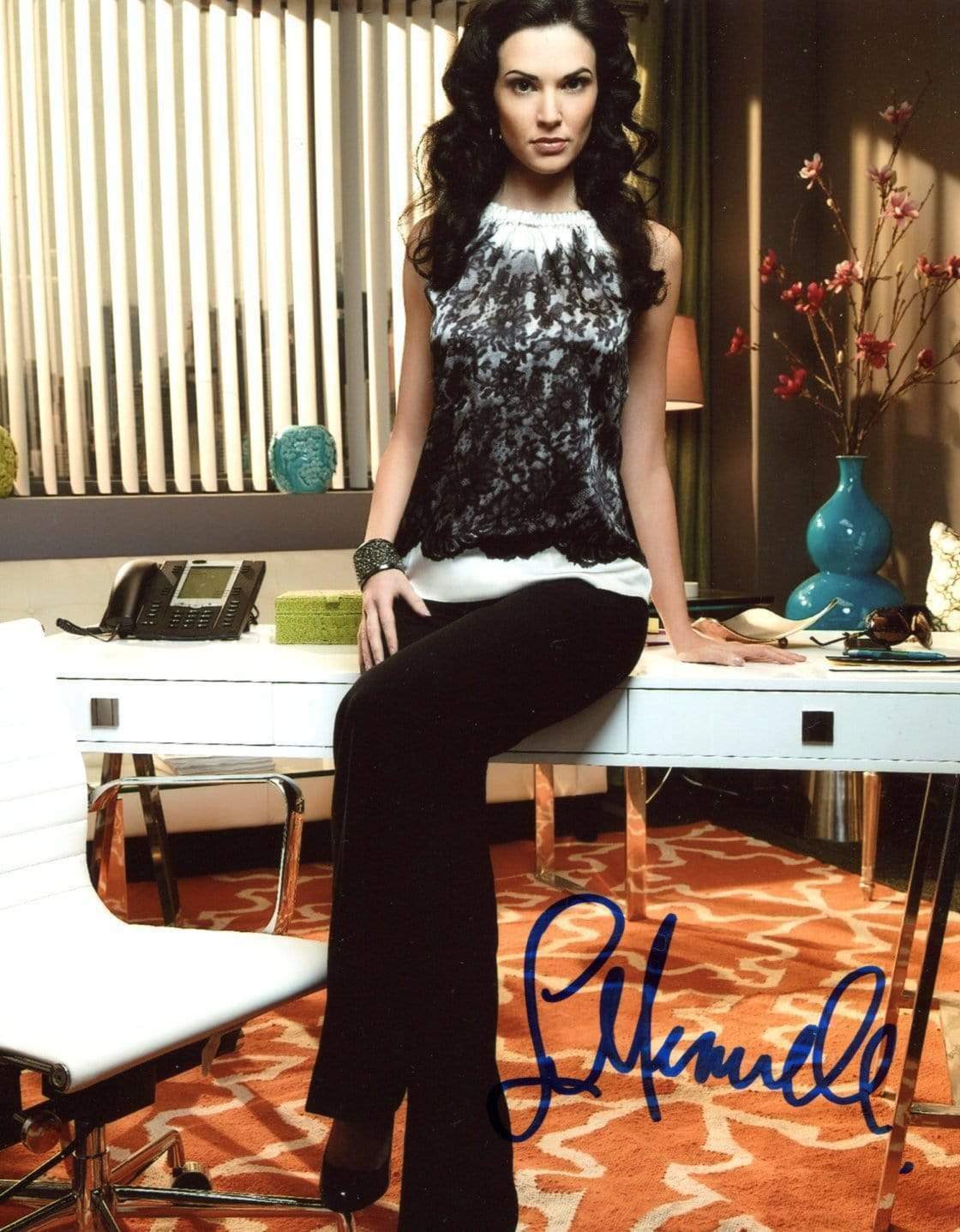 Laura Mennell ACTRESS autograph, signed Photo Poster painting