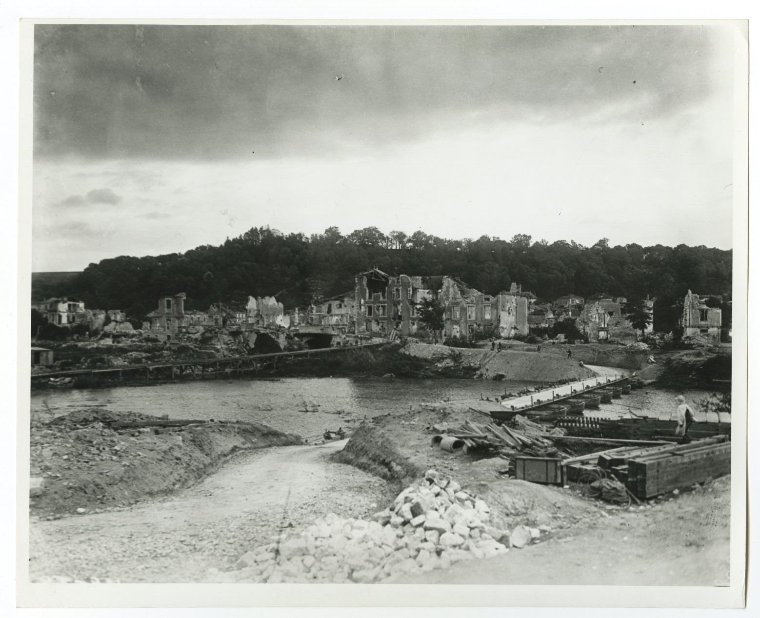 Historic France - Vintage 8x10 Publication Photo Poster painting - WWI Ruins of Saint-Mihiel