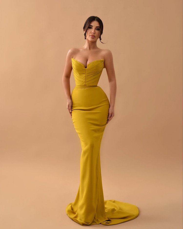 Hellodresses Elegant Yellow Mermaid Strapless Sleeveless Party Pleated Prom Dress 