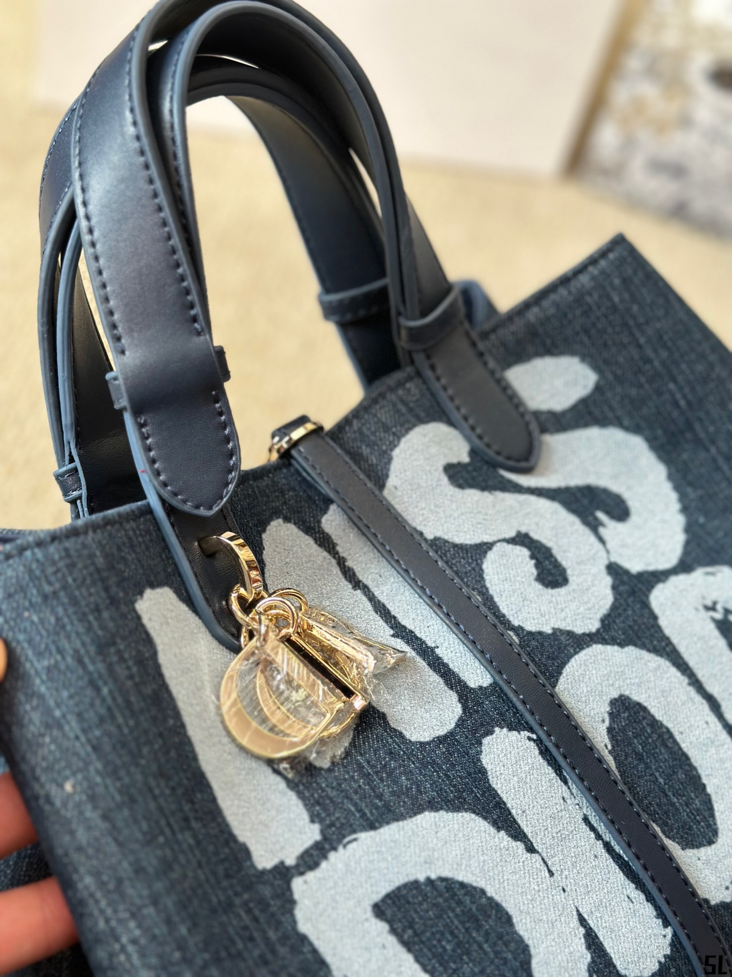 860b75345e4eeef9912a3e5f8b488735