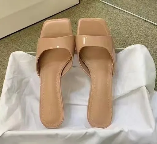 Breakj Breakj Cool Slippers Women 2025 Summer New Wear Large Code 42 British Wind Square Fine And Ladies Slippers