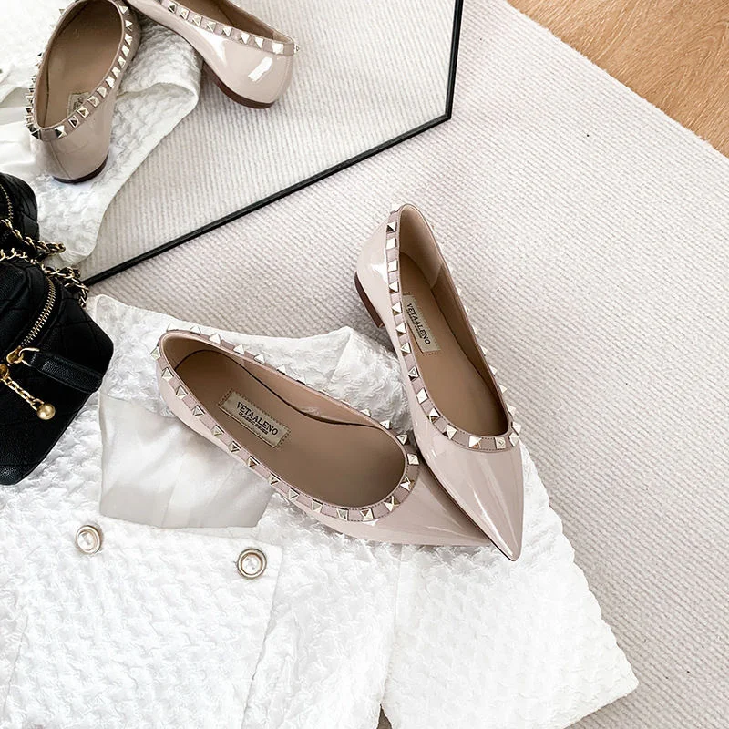 Breakj Breakj Temperament Small Fragrant Evening Wind Tip Single Shoes Women Shallow Mouth 2025 New Spring And Autumn Flat Bottom Shoes Rivet Shoes
