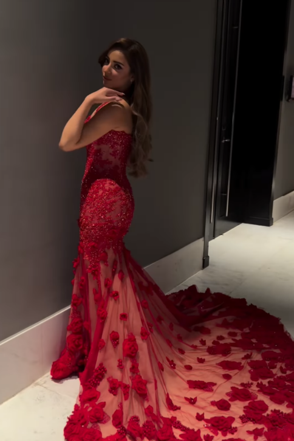 Lussooy Charming Sequins Red Halter Applique Sleeveless Mermaid Prom Dress