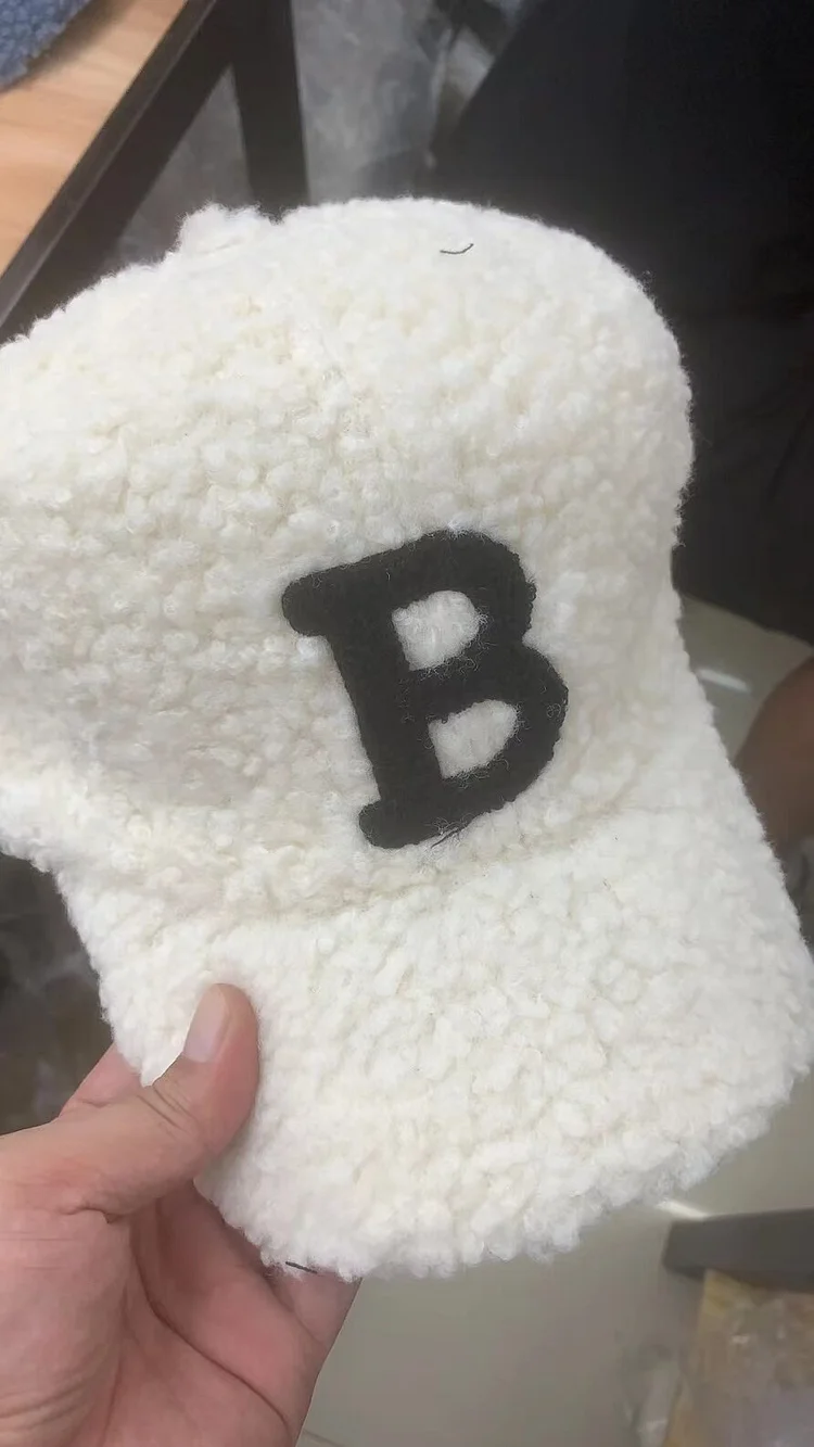 Baseball Cap Woman Lamb Wool Letter Embroidery Hats Snapback Winter Autumn Caps Casual Sun Visor Trucker Hat Retro Bone Hats
