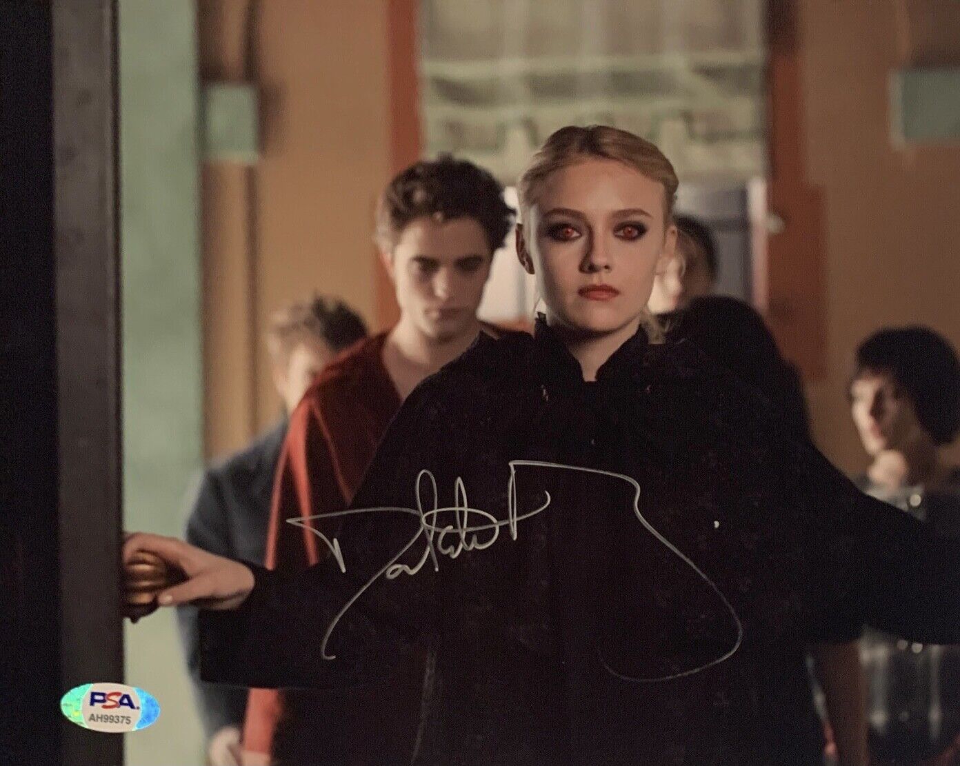 Dakota Fanning Signed 8x10 Photo Poster painting PSA AH99375 * Twilight *