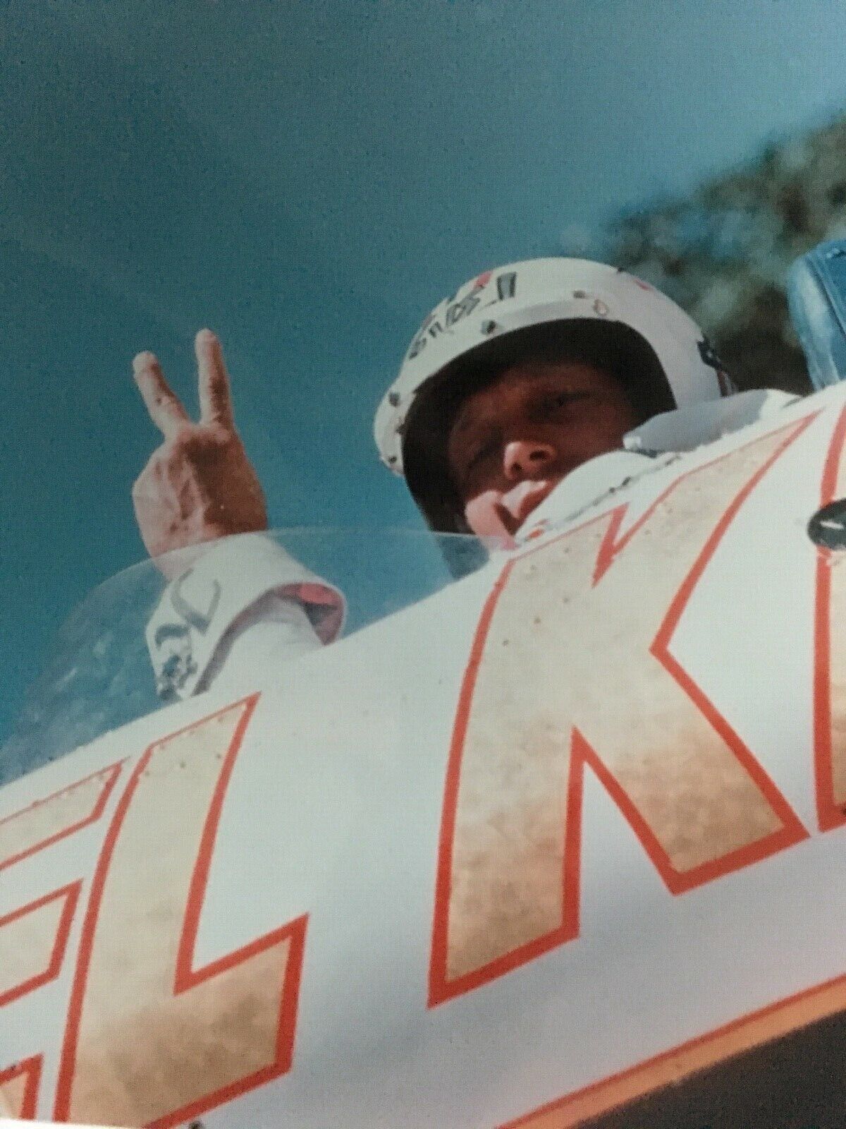 EVELKNIEVEL - LEGENDARY AMERICAN DARE DEVIL - EXCELLENT UNSIGNED COLOUR Photo Poster painting